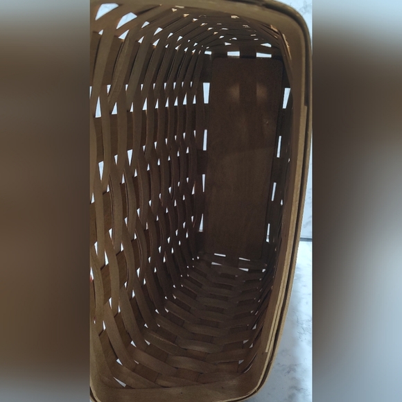 2006 Longaberger med wall pocket basket w/ plastic liner and fabric liner - Picture 7 of 15